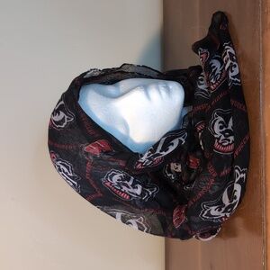WISCONSIN BUCKY BADGER Infinity SCARF Football Fans Favorite!!